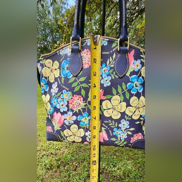 Dooney & Bourke Large Satchel EUC - Picture 12 of 16